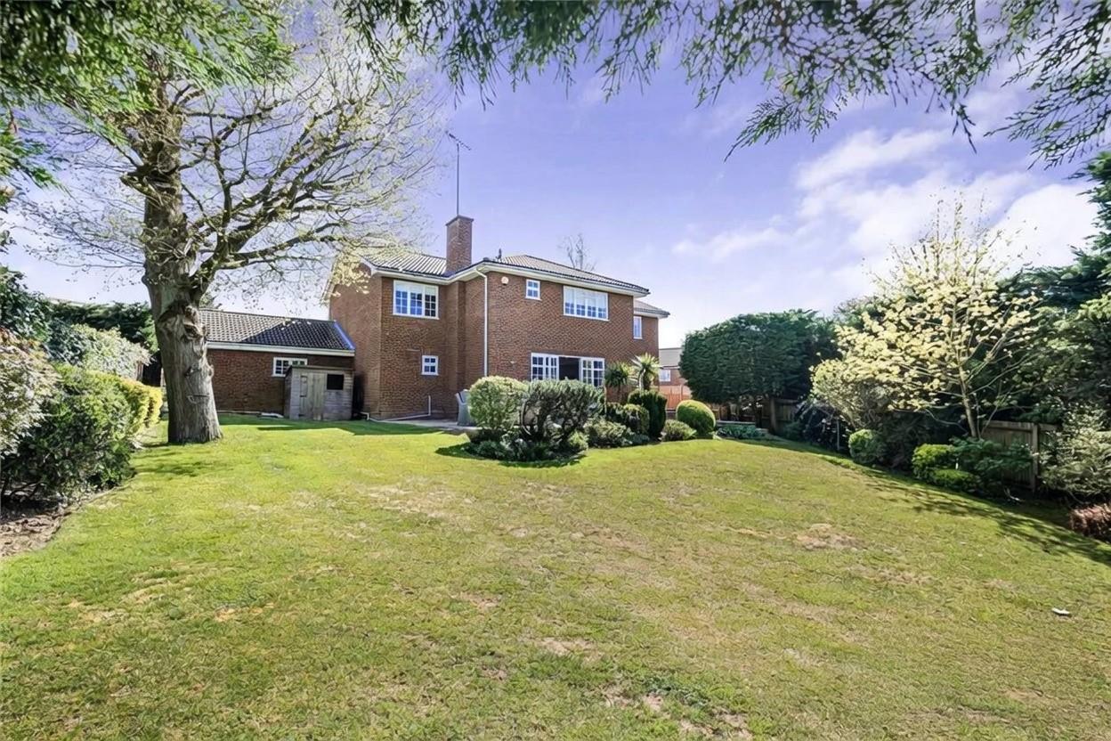 Coombehurst Close, Barnet, EN4, Barnet
